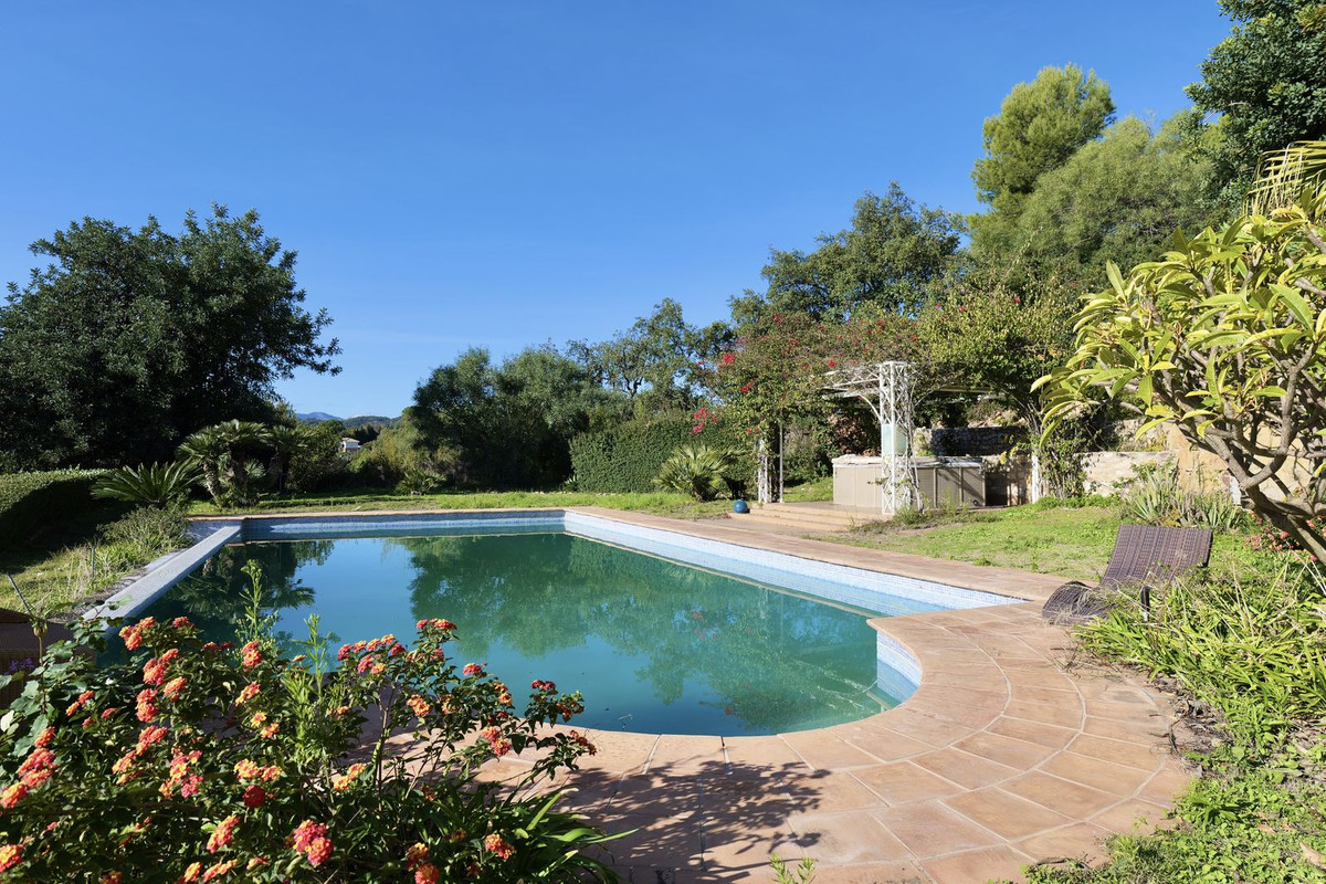 Se vende Villa - Chalet de 6 dormitorios en Costa Del Sol, Málaga, España