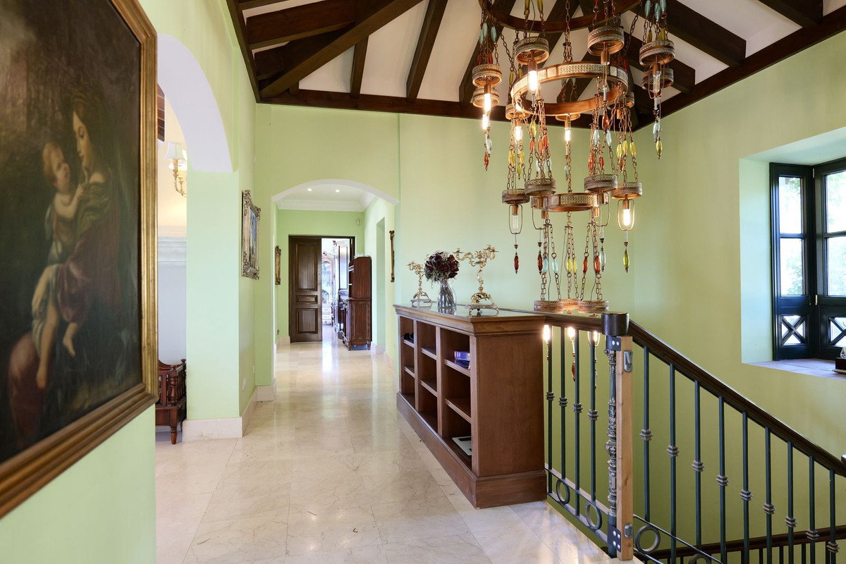 Se vende Villa - Chalet de 6 dormitorios en Costa Del Sol, Málaga, España