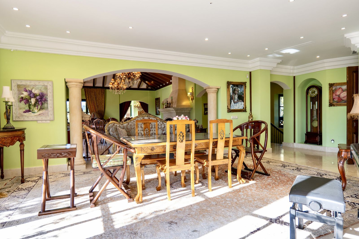 Se vende Villa - Chalet de 6 dormitorios en Costa Del Sol, Málaga, España