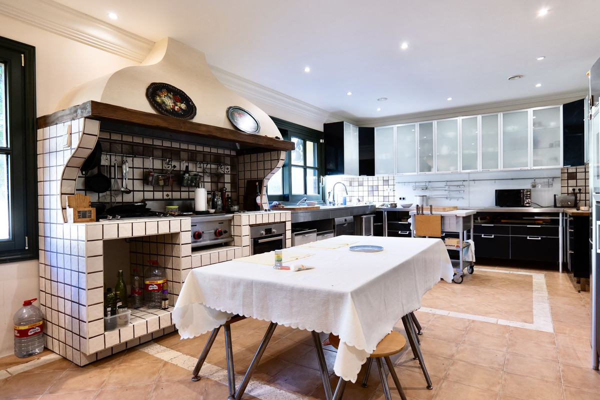 Se vende Villa - Chalet de 6 dormitorios en Costa Del Sol, Málaga, España