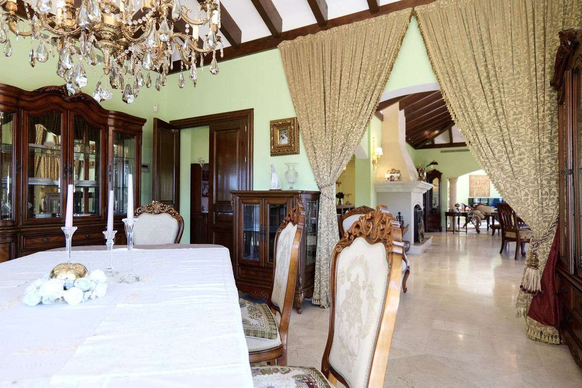 Se vende Villa - Chalet de 6 dormitorios en Costa Del Sol, Málaga, España