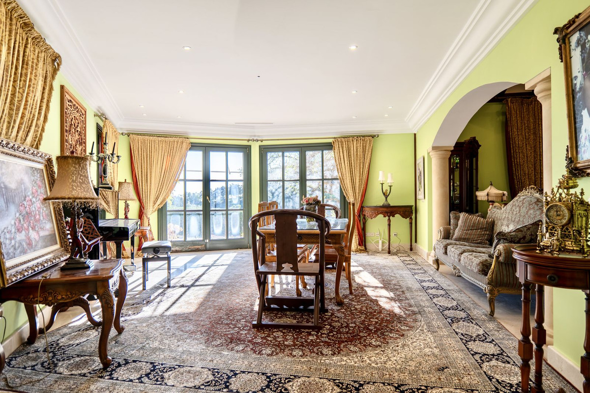 Se vende Villa - Chalet de 6 dormitorios en Costa Del Sol, Málaga, España