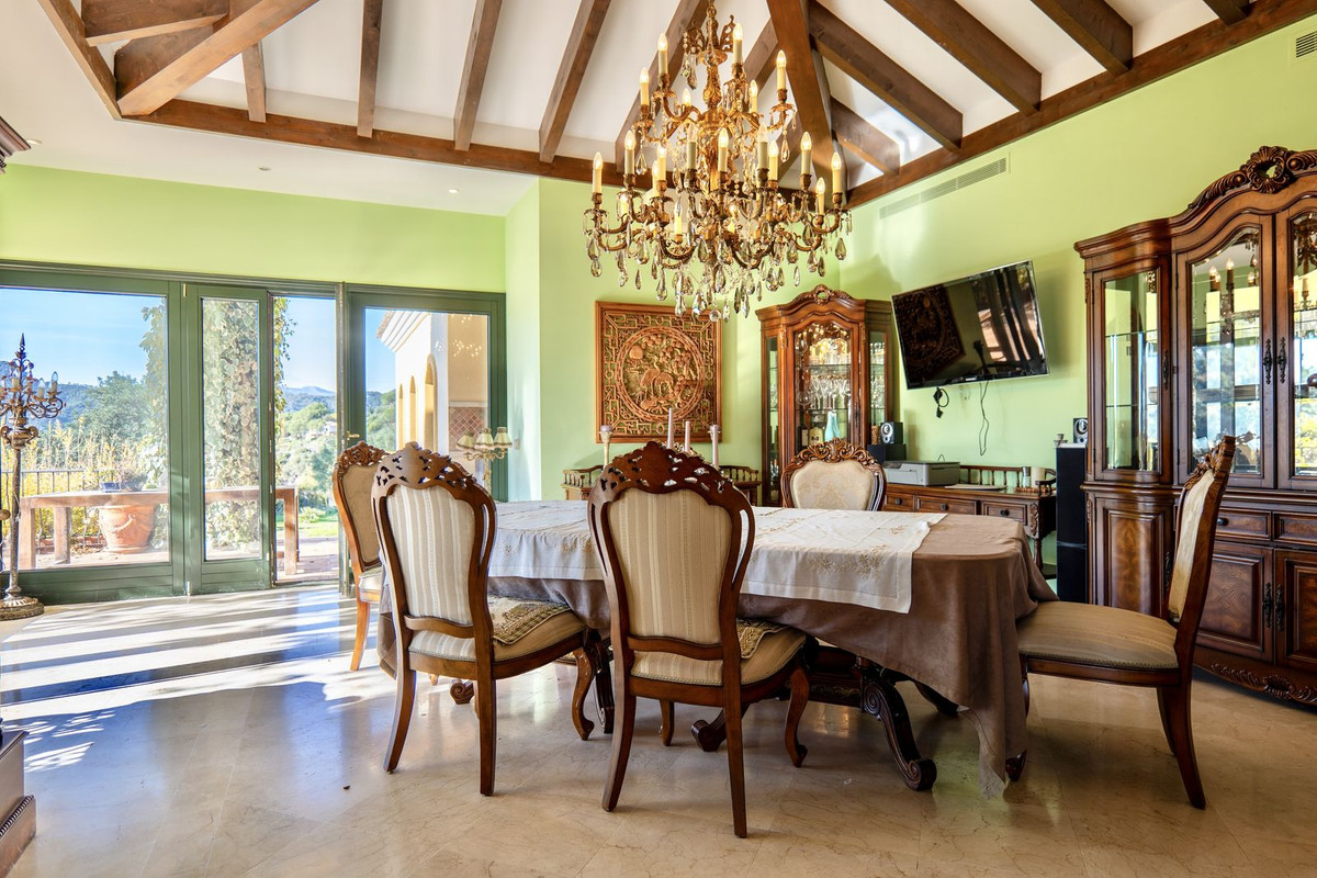 Se vende Villa - Chalet de 6 dormitorios en Costa Del Sol, Málaga, España