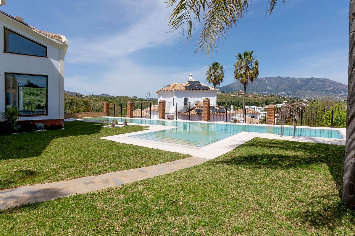 5 Bed Townhouse for sale in La Cala Golf Costa Del Sol, Málaga, Spain