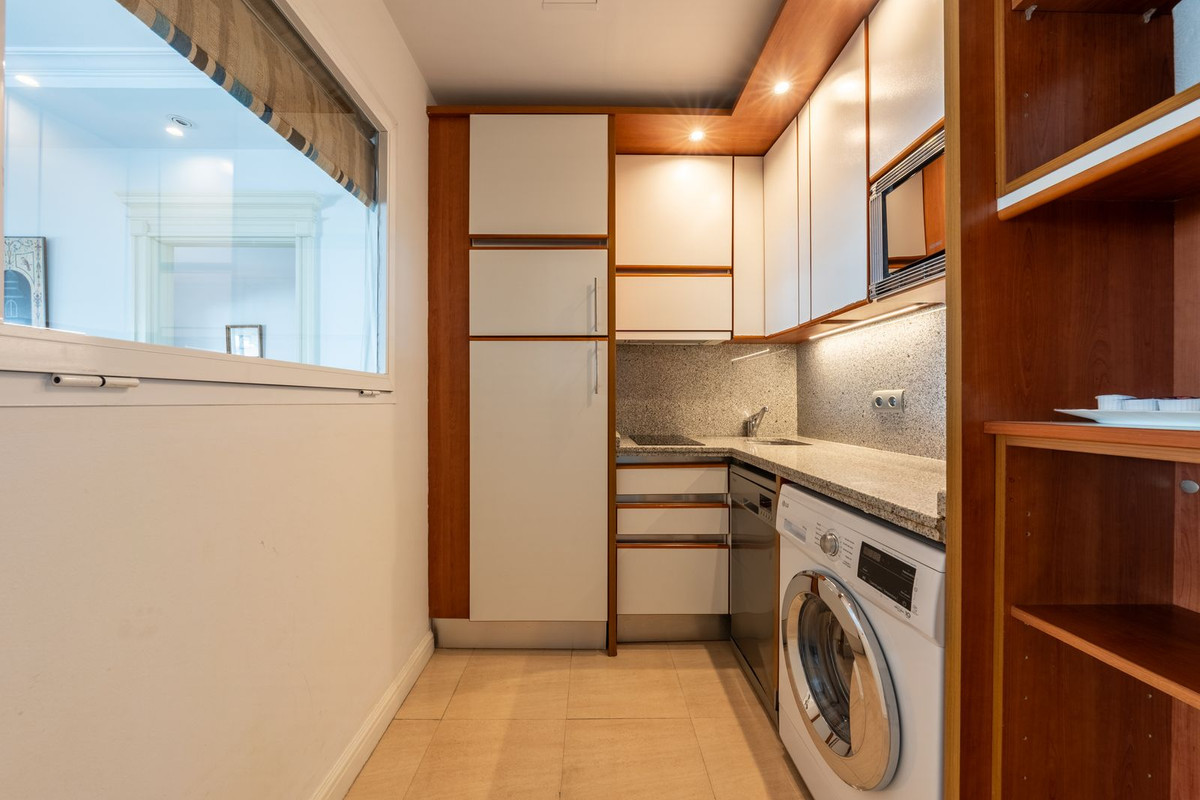 Se vende Apartamento Planta Media de 2 dormitorios en Costa Del Sol, Málaga, España