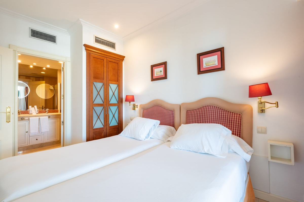 Se vende Apartamento Planta Media de 2 dormitorios en Costa Del Sol, Málaga, España