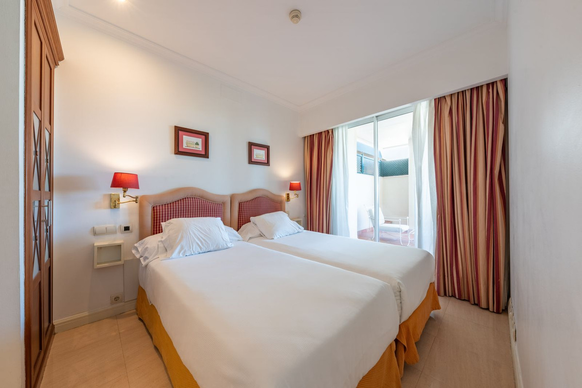Se vende Apartamento Planta Media de 2 dormitorios en Costa Del Sol, Málaga, España