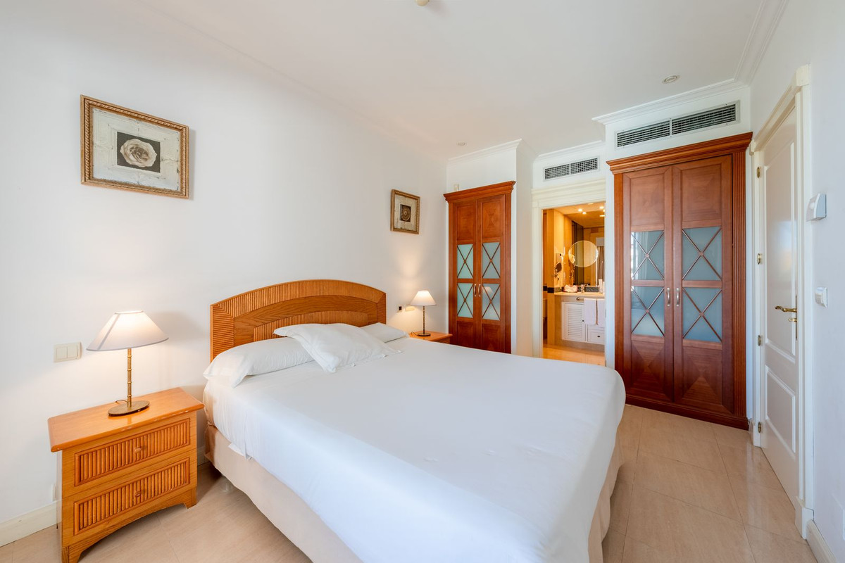 Se vende Apartamento Planta Media de 2 dormitorios en Costa Del Sol, Málaga, España