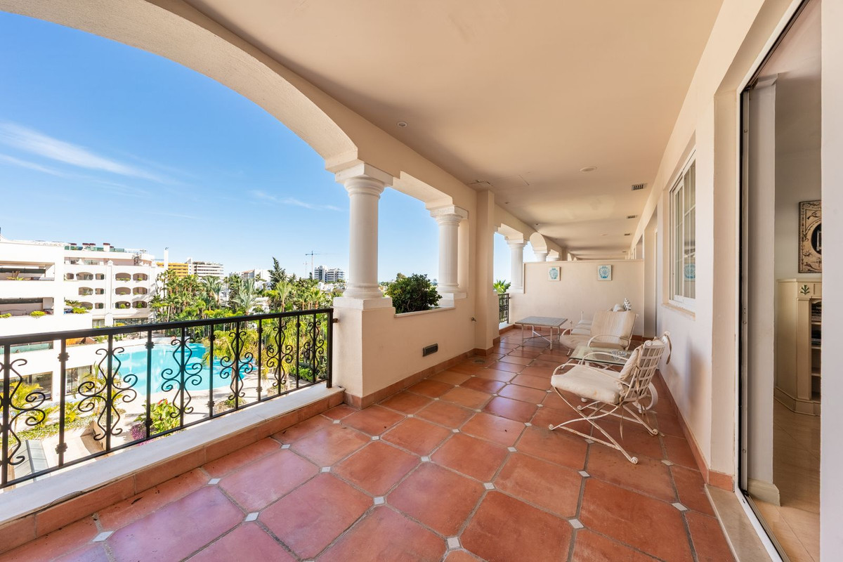 Se vende Apartamento Planta Media de 2 dormitorios en Costa Del Sol, Málaga, España