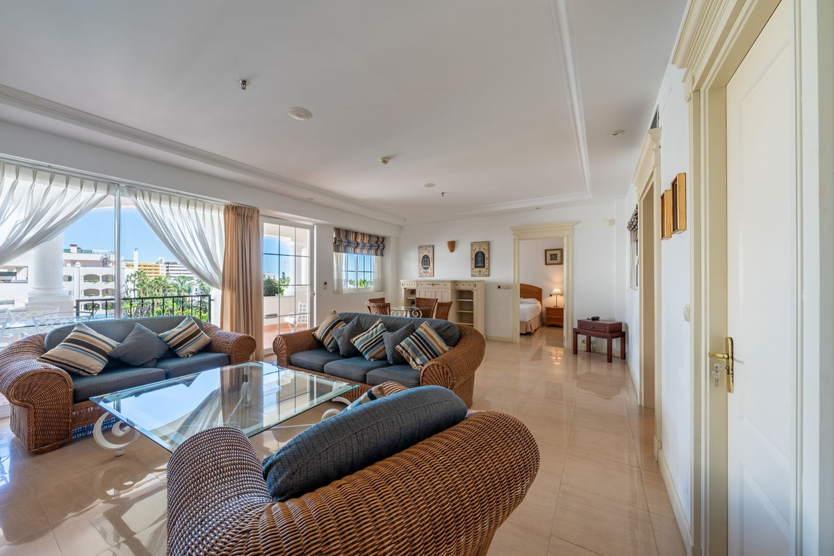 Se vende Apartamento Planta Media de 2 dormitorios en Costa Del Sol, Málaga, España