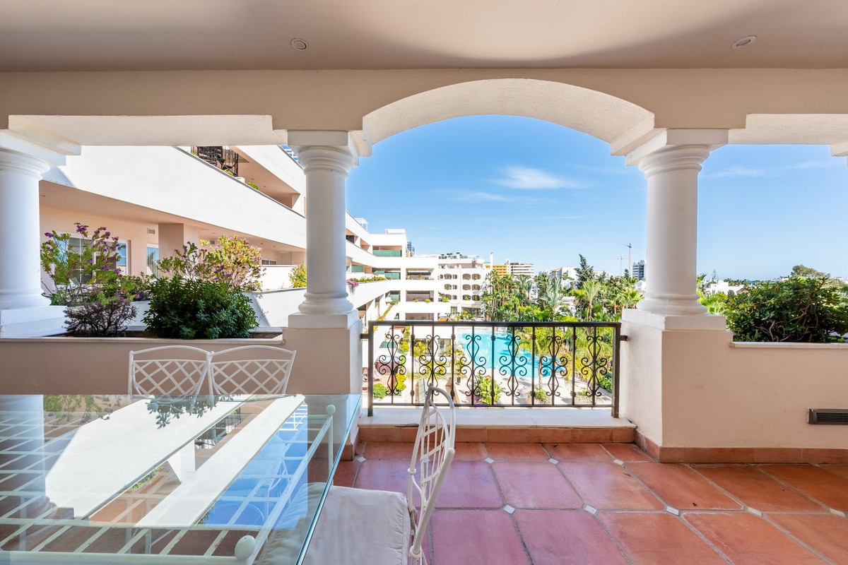 Se vende Apartamento Planta Media de 2 dormitorios en Costa Del Sol, Málaga, España