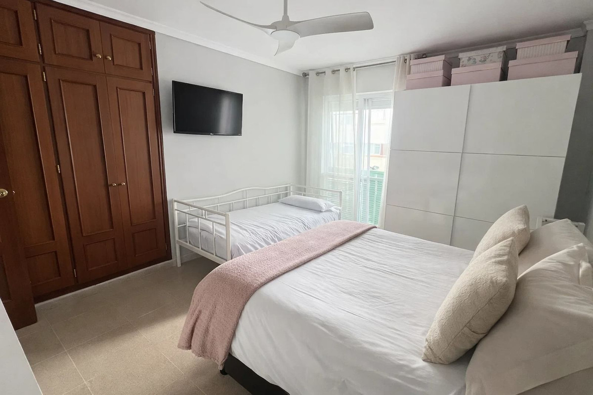 Se vende Apartamento Planta Media de 3 dormitorios en Costa Del Sol, Málaga, España