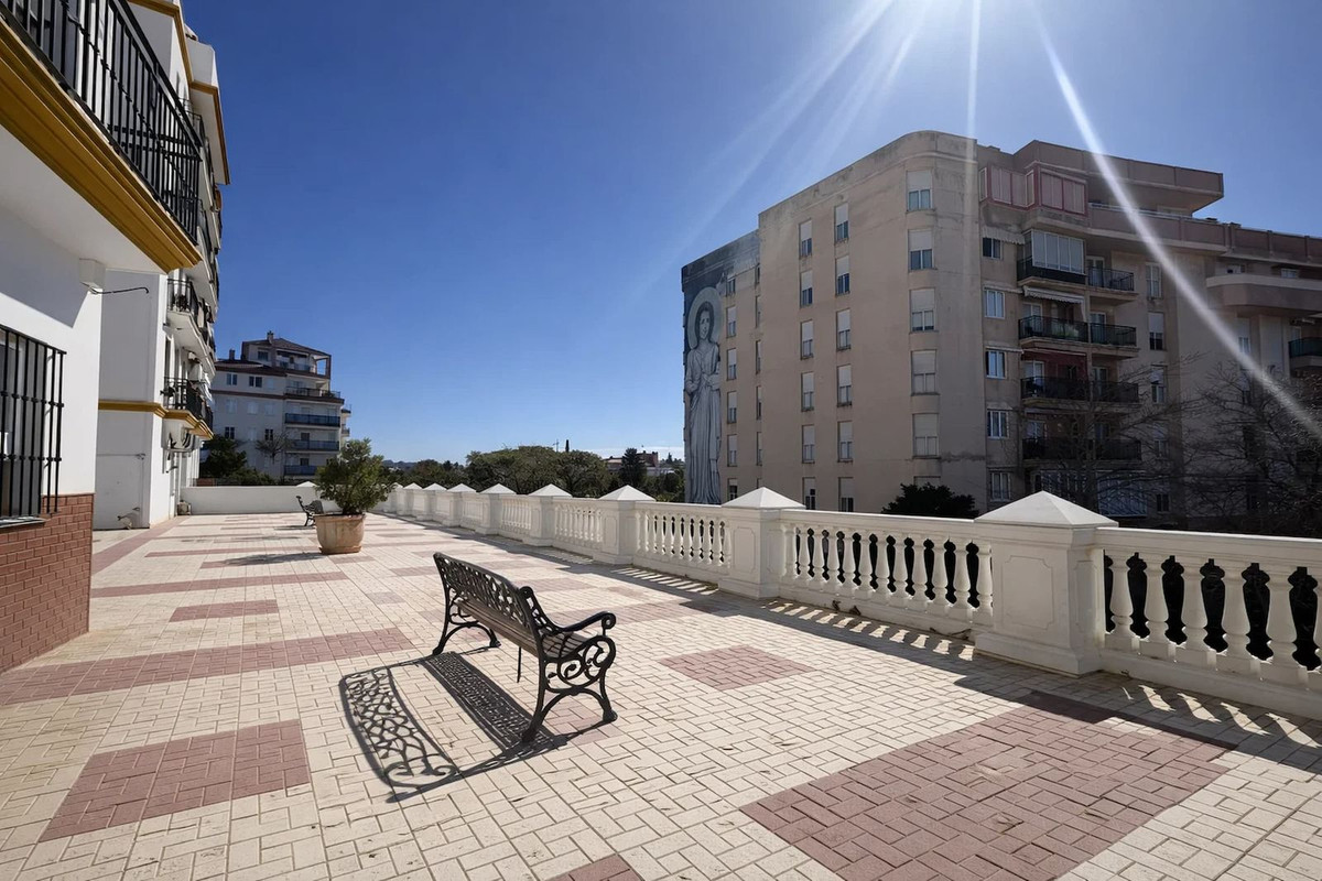 Se vende Apartamento Planta Media de 3 dormitorios en Costa Del Sol, Málaga, España