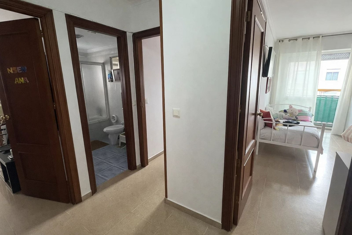 Se vende Apartamento Planta Media de 3 dormitorios en Costa Del Sol, Málaga, España