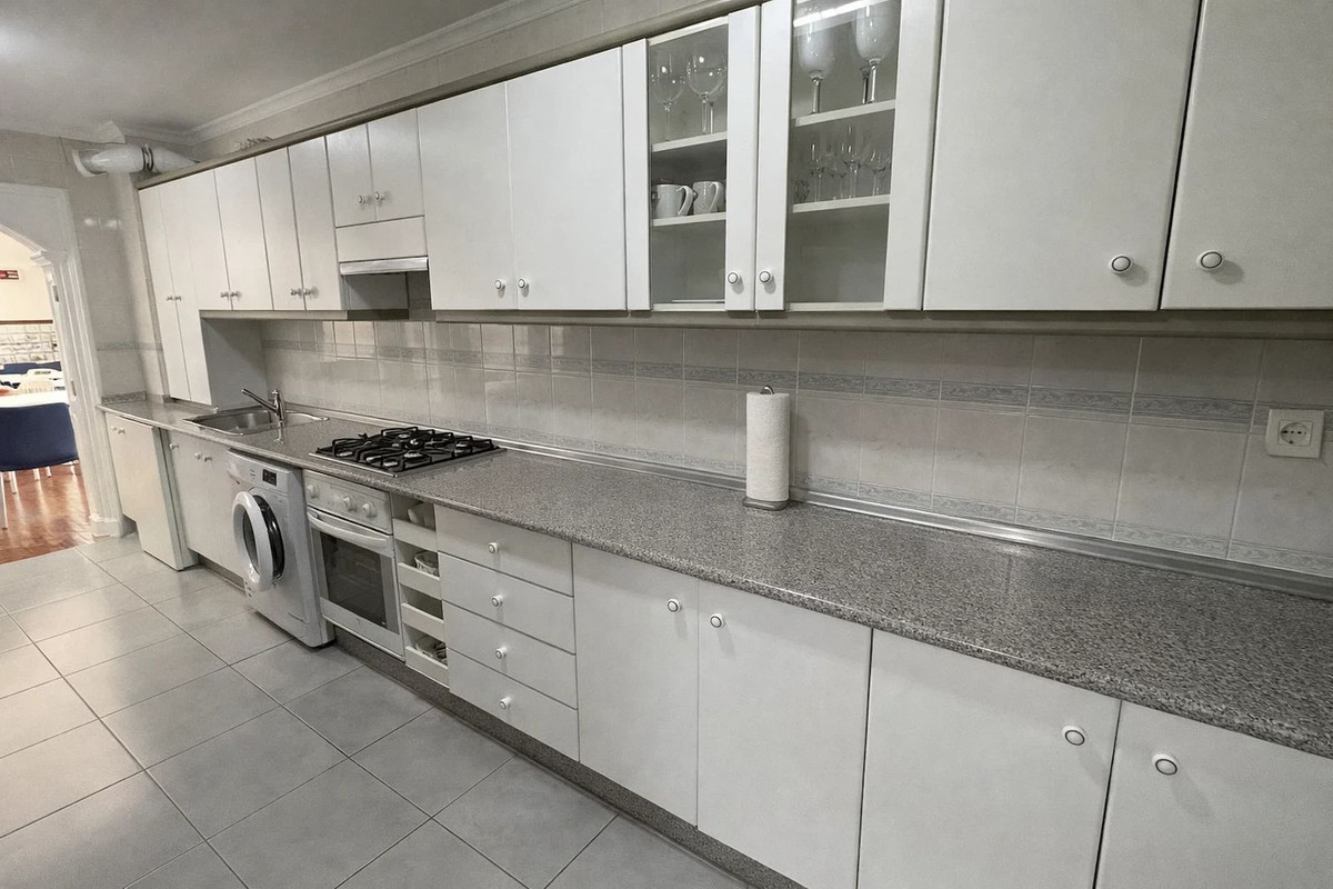 Se vende Apartamento Planta Media de 3 dormitorios en Costa Del Sol, Málaga, España