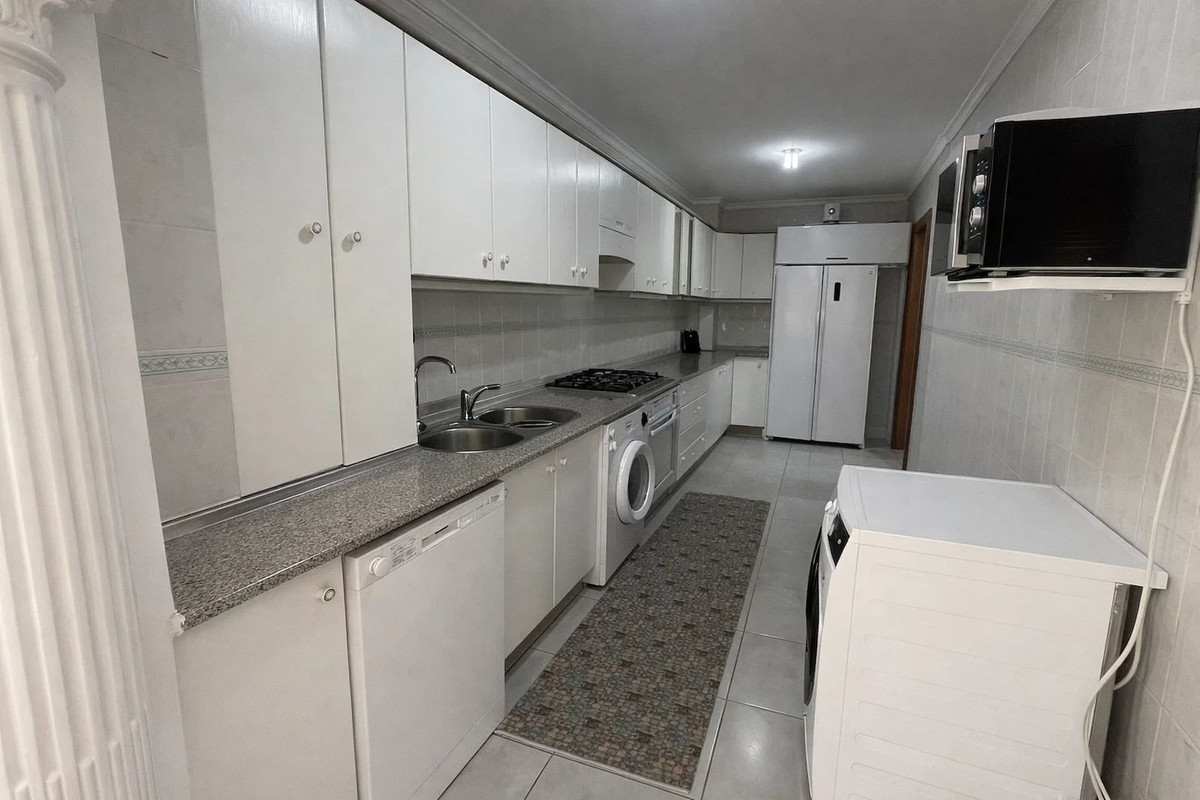 Se vende Apartamento Planta Media de 3 dormitorios en Costa Del Sol, Málaga, España