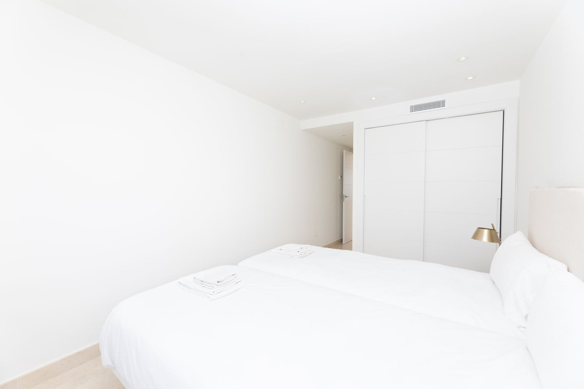 2 Bed Apartment for sale in Nueva Andalucía Costa Del Sol, Málaga, Spain