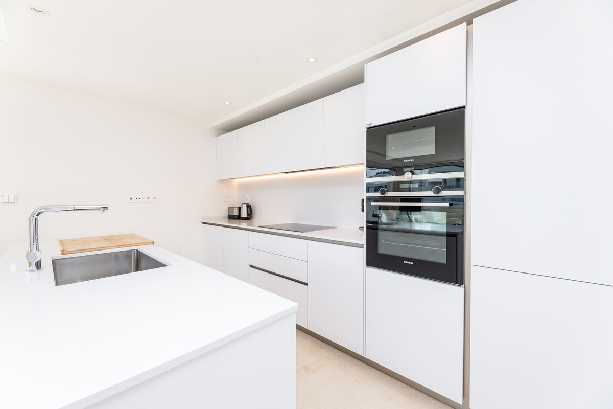2 Bed Apartment for sale in Nueva Andalucía Costa Del Sol, Málaga, Spain