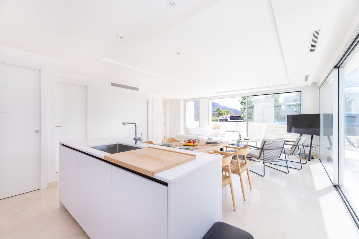 2 Bed Apartment for sale in Nueva Andalucía Costa Del Sol, Málaga, Spain