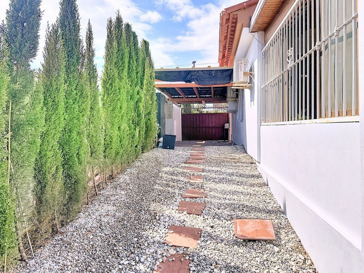3 Bed Townhouse for sale in Estepona Costa Del Sol, Málaga, Spain