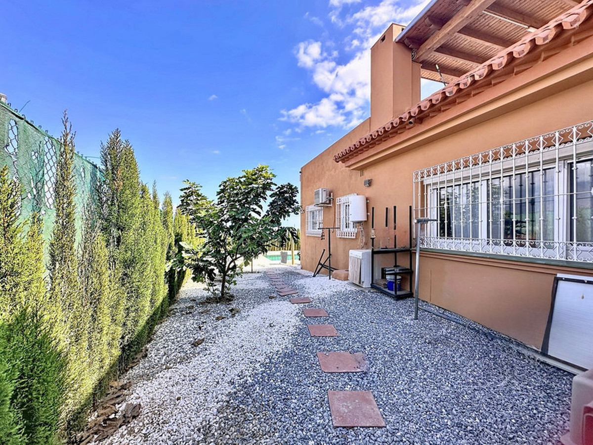 3 Bed Townhouse for sale in Estepona Costa Del Sol, Málaga, Spain