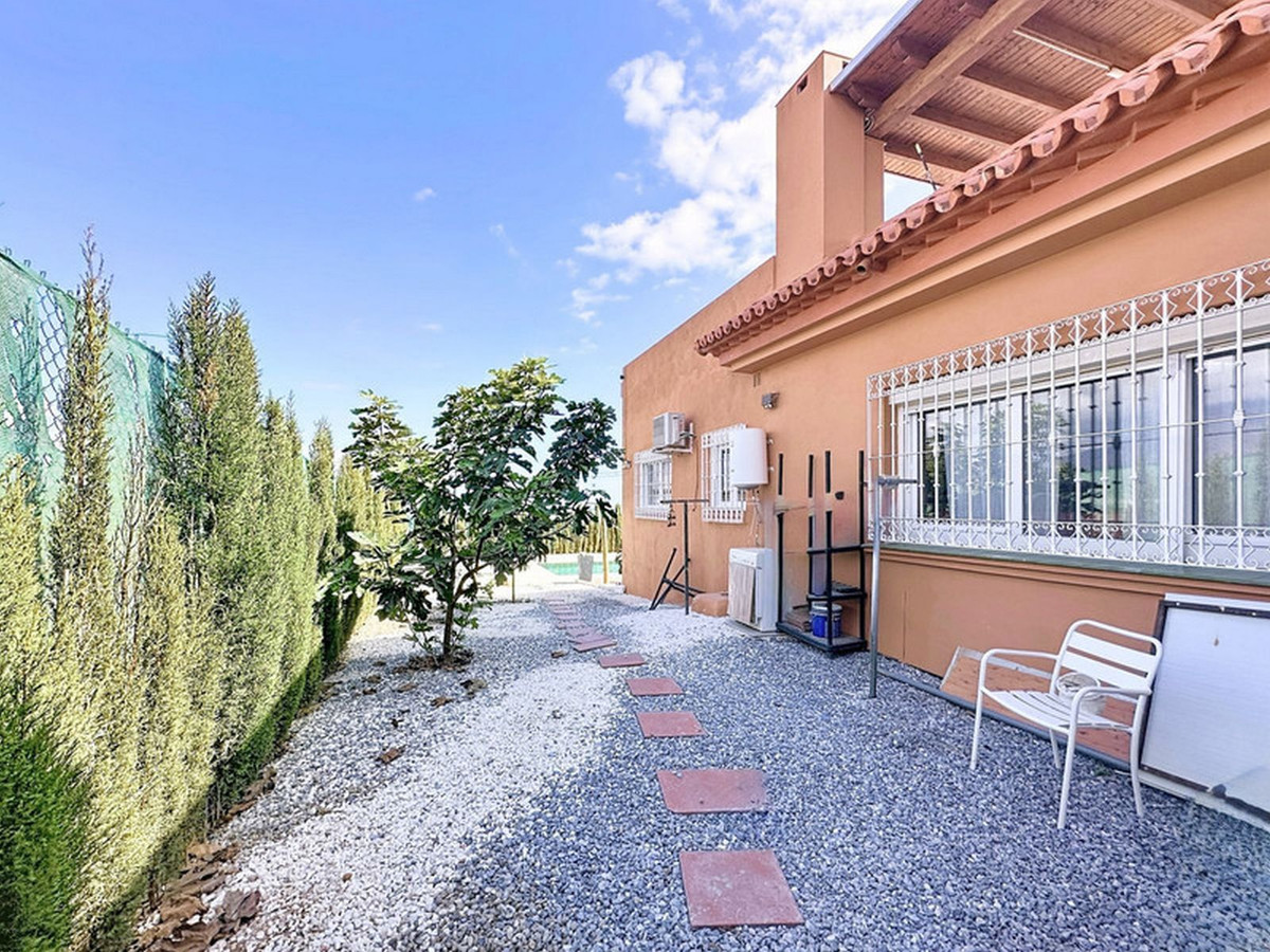 3 Bed Townhouse for sale in Estepona Costa Del Sol, Málaga, Spain