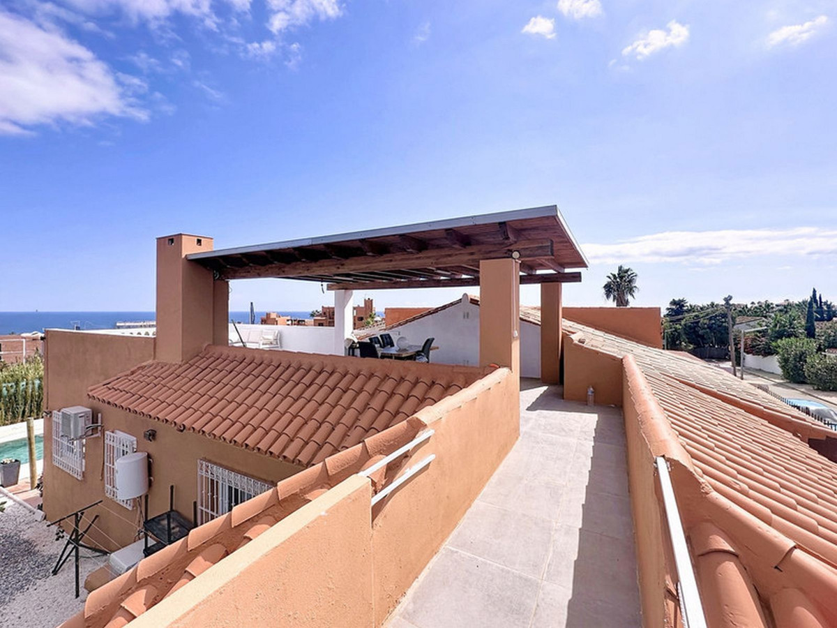 3 Bed Townhouse for sale in Estepona Costa Del Sol, Málaga, Spain