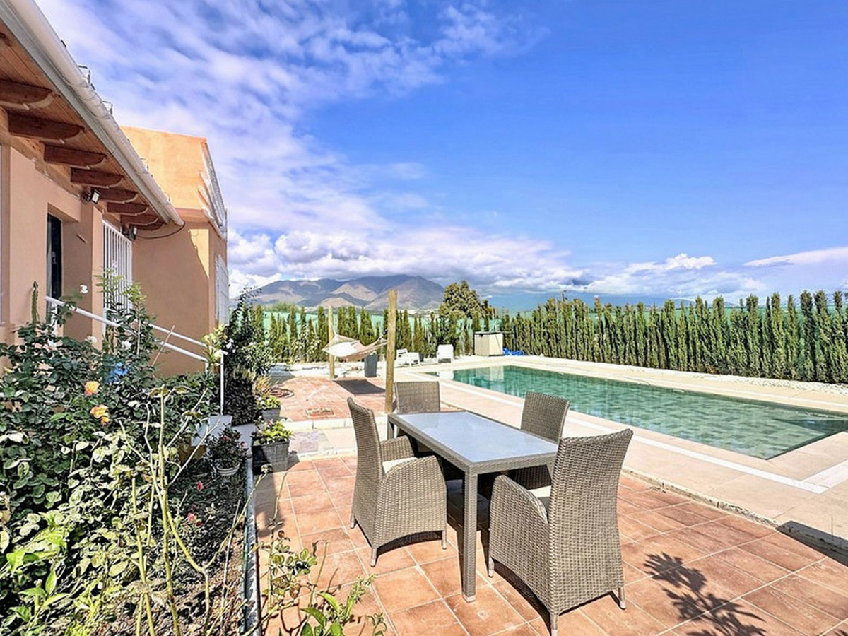 3 Bed Townhouse for sale in Estepona Costa Del Sol, Málaga, Spain