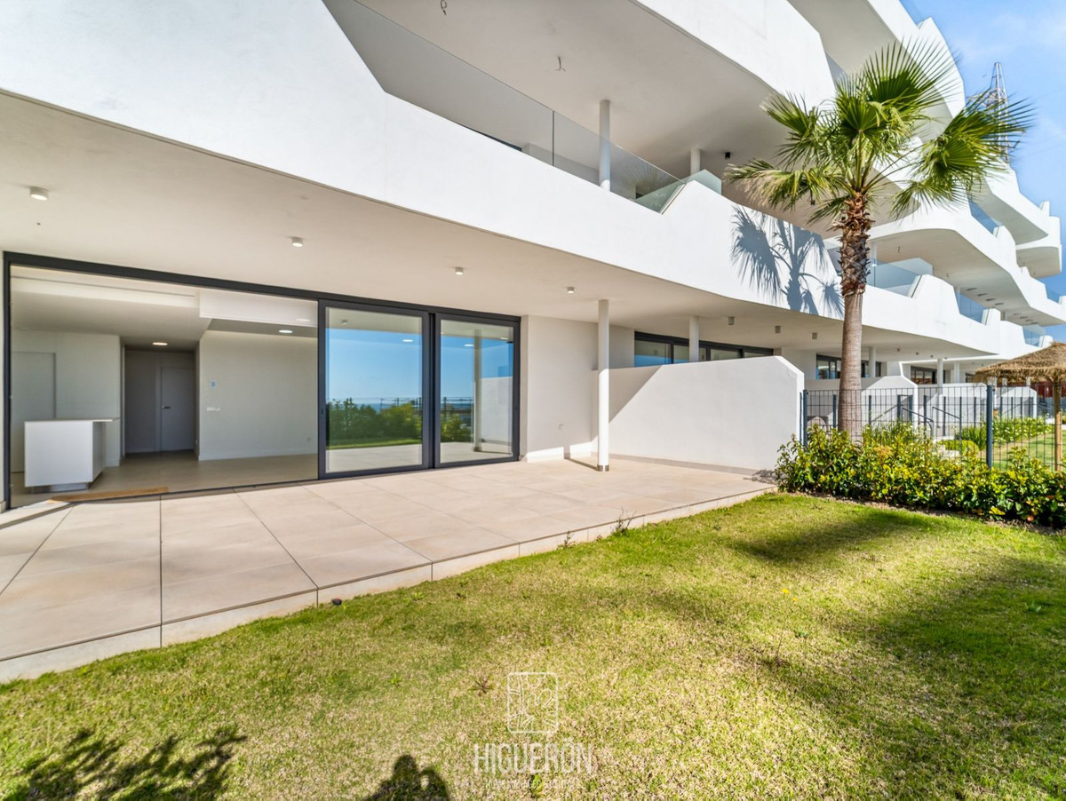 3 Bed Apartment for sale in Fuengirola Costa Del Sol, Málaga, Spain