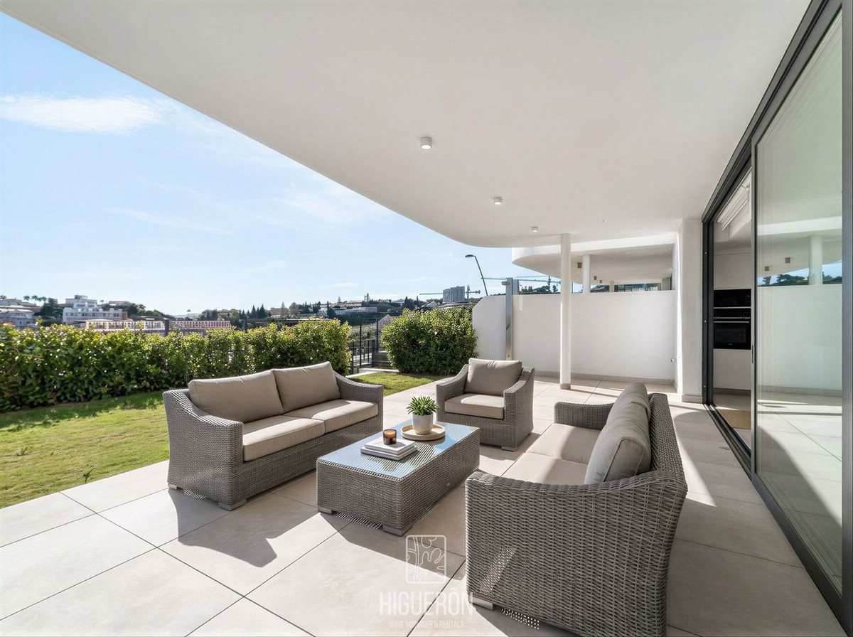 3 Bed Apartment for sale in Fuengirola Costa Del Sol, Málaga, Spain