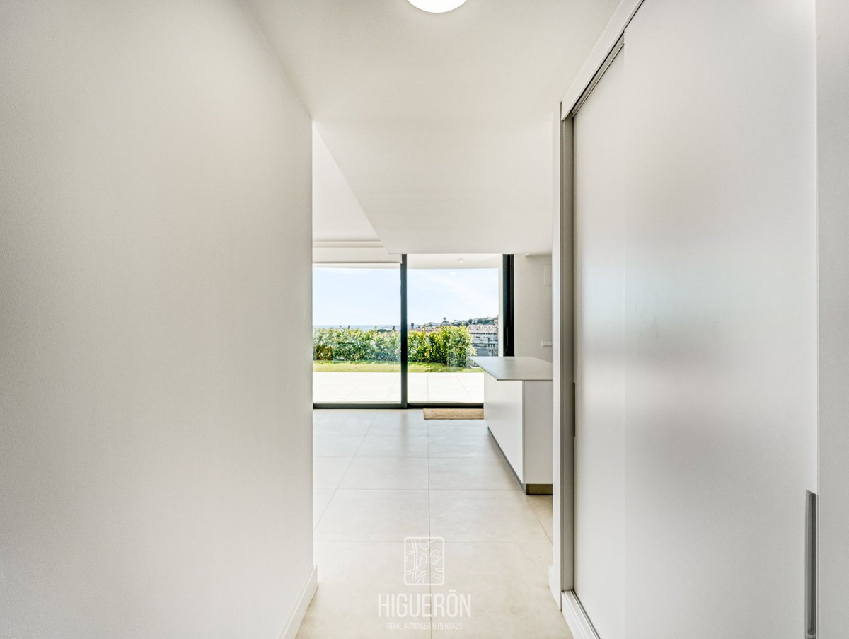 3 Bed Apartment for sale in Fuengirola Costa Del Sol, Málaga, Spain