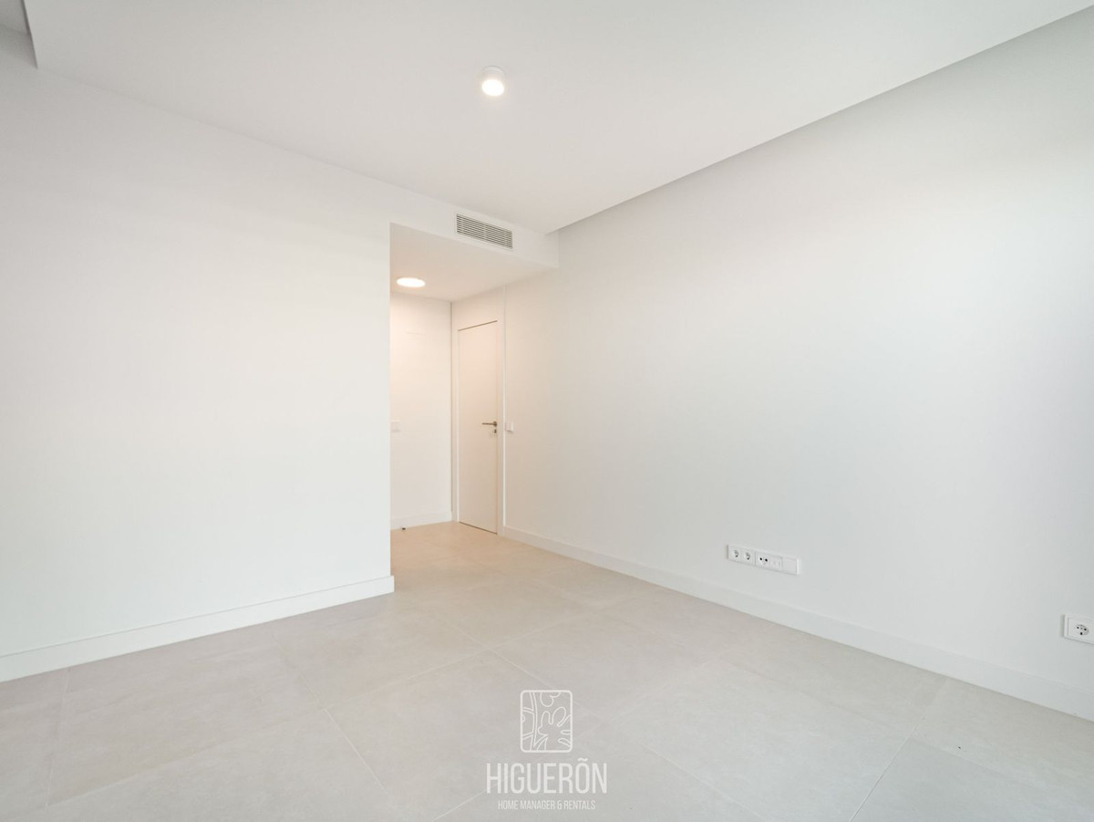 3 Bed Apartment for sale in Fuengirola Costa Del Sol, Málaga, Spain