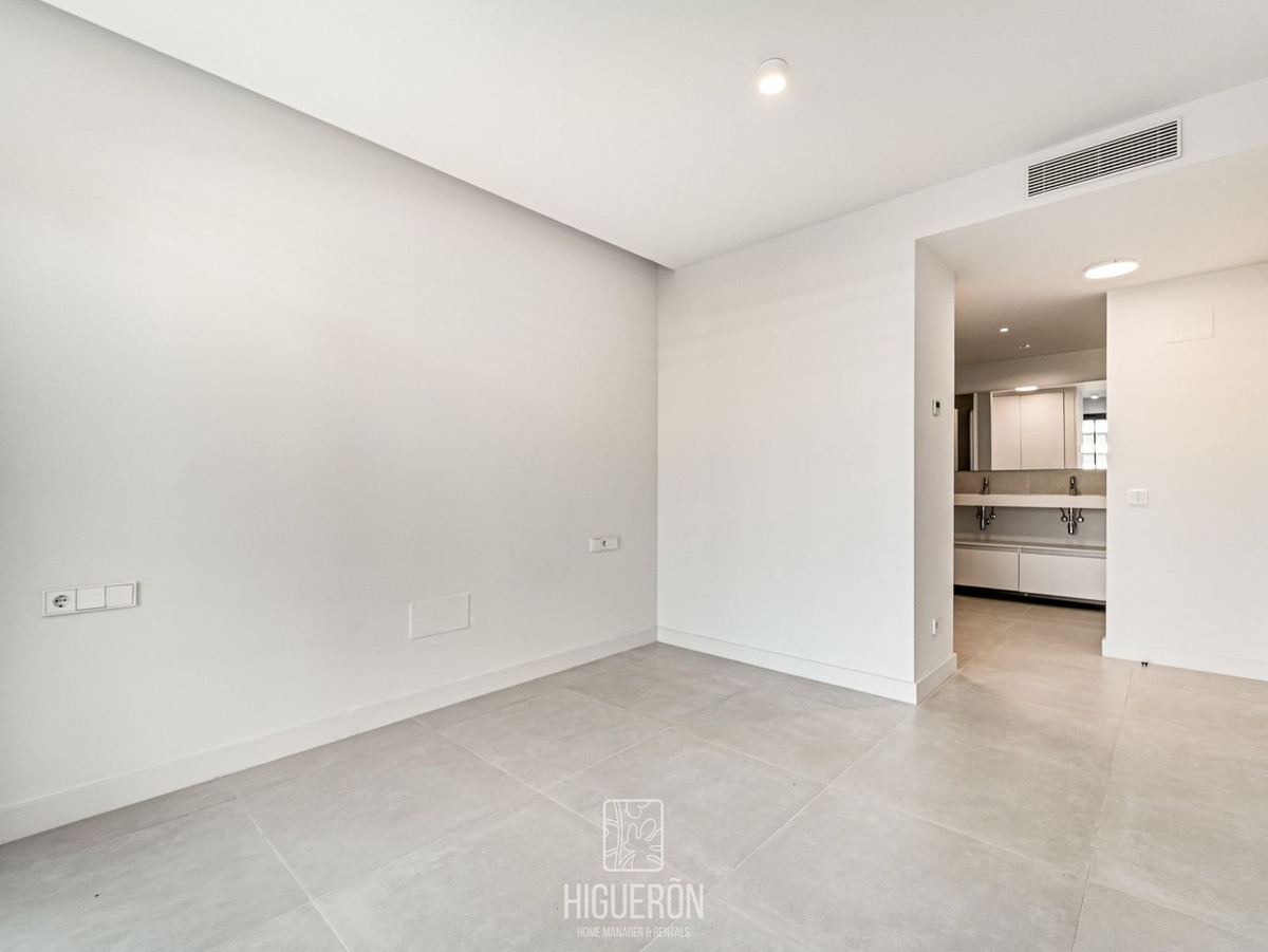 3 Bed Apartment for sale in Fuengirola Costa Del Sol, Málaga, Spain