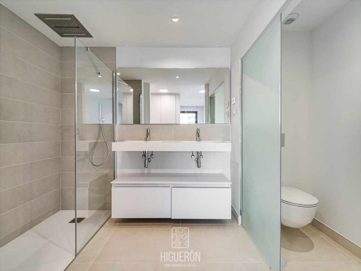 3 Bed Apartment for sale in Fuengirola Costa Del Sol, Málaga, Spain