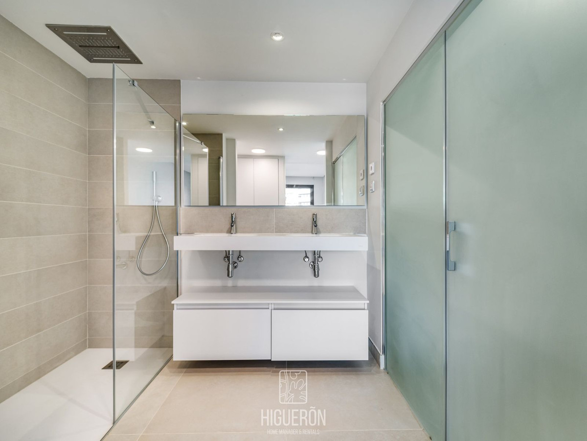 3 Bed Apartment for sale in Fuengirola Costa Del Sol, Málaga, Spain