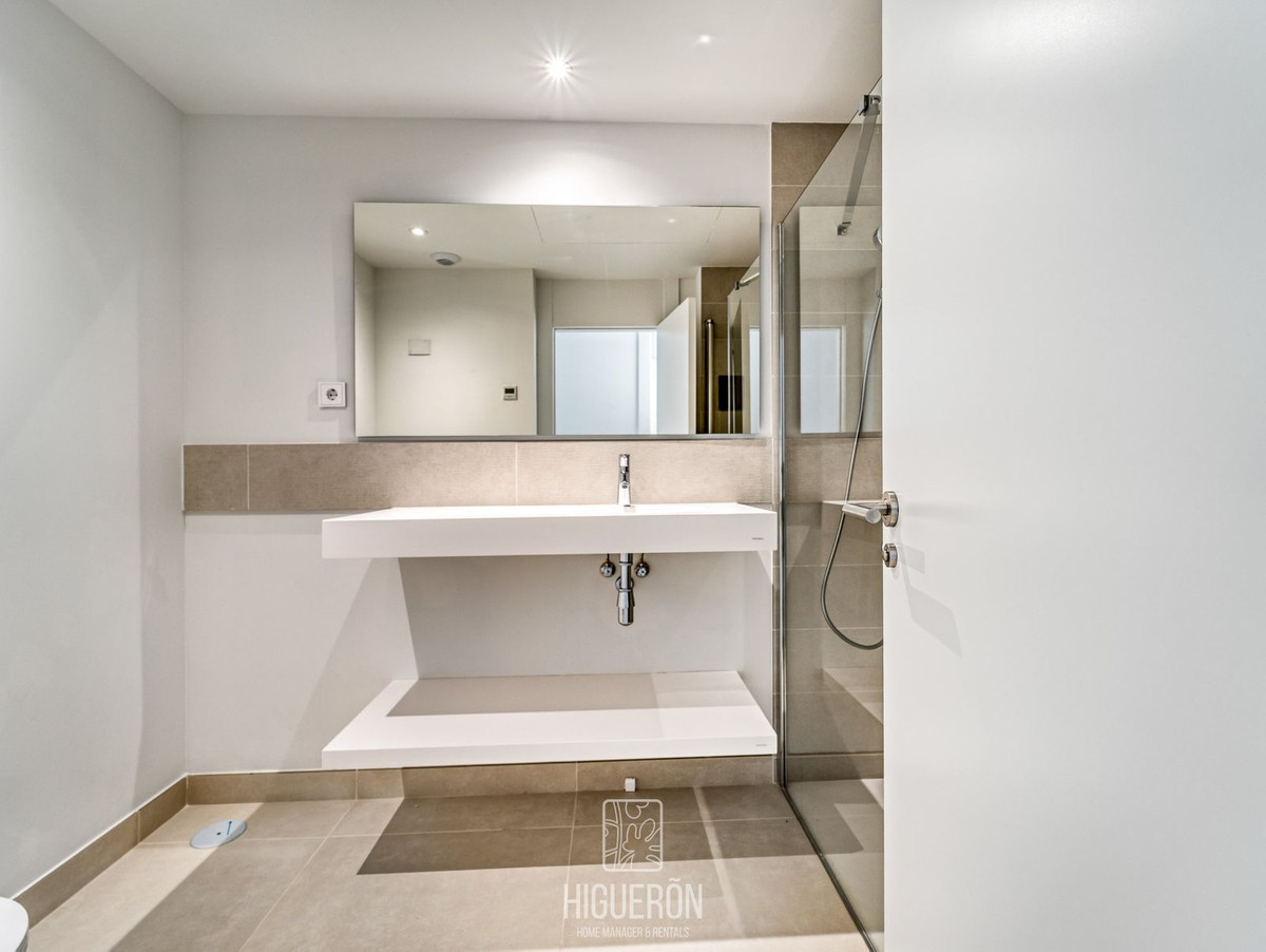 3 Bed Apartment for sale in Fuengirola Costa Del Sol, Málaga, Spain