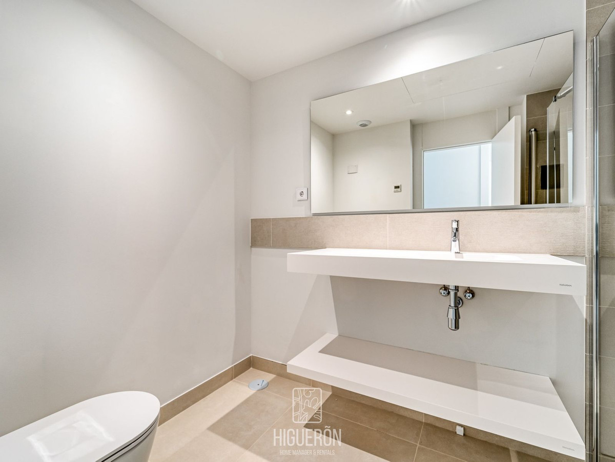 3 Bed Apartment for sale in Fuengirola Costa Del Sol, Málaga, Spain