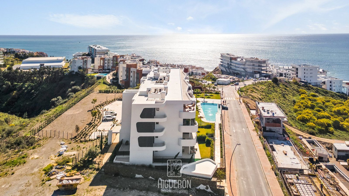 3 Bed Apartment for sale in Fuengirola Costa Del Sol, Málaga, Spain