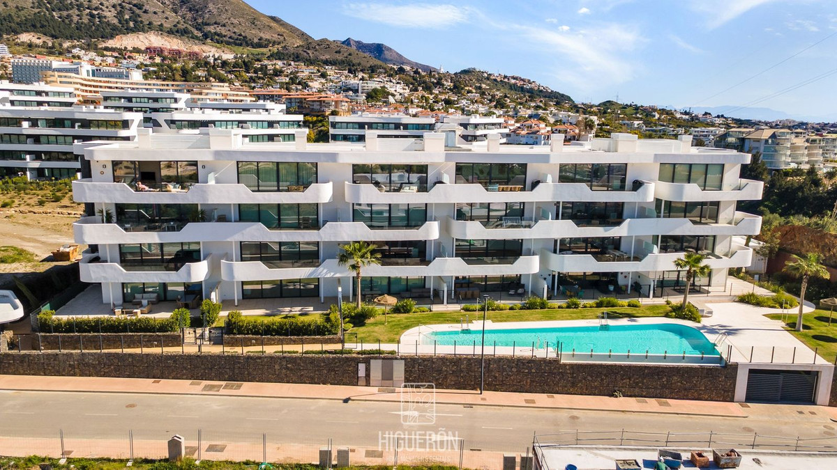 3 Bed Apartment for sale in Fuengirola Costa Del Sol, Málaga, Spain