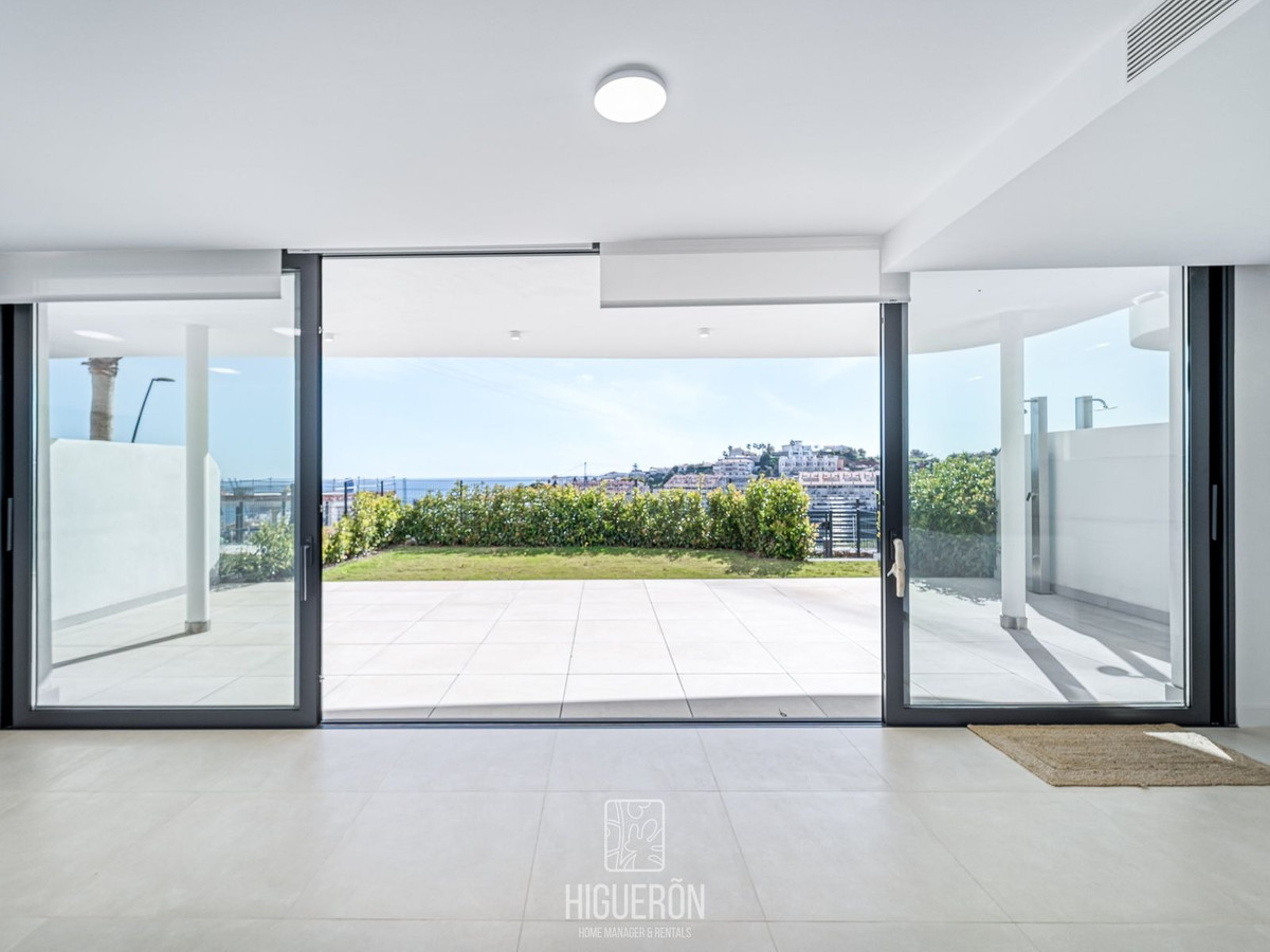 3 Bed Apartment for sale in Fuengirola Costa Del Sol, Málaga, Spain