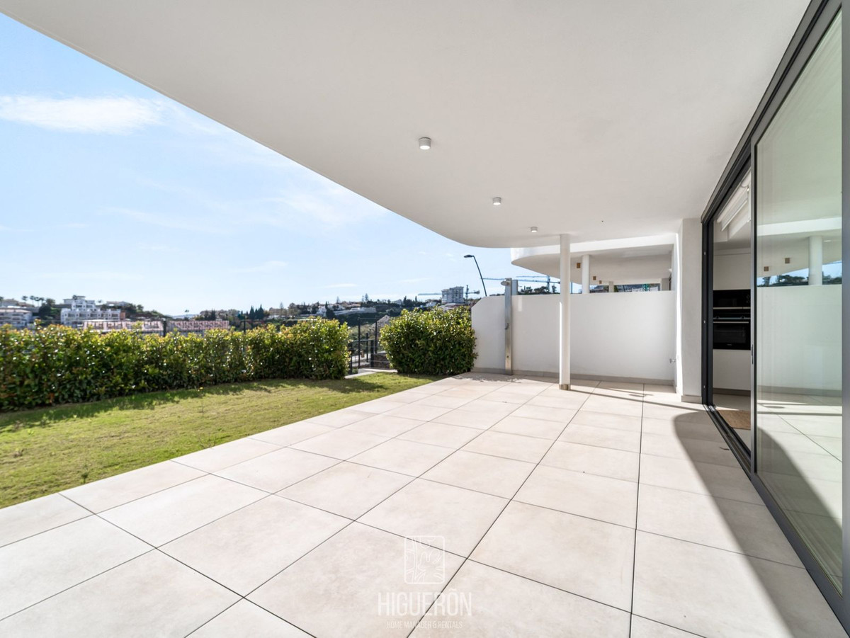 3 Bed Apartment for sale in Fuengirola Costa Del Sol, Málaga, Spain
