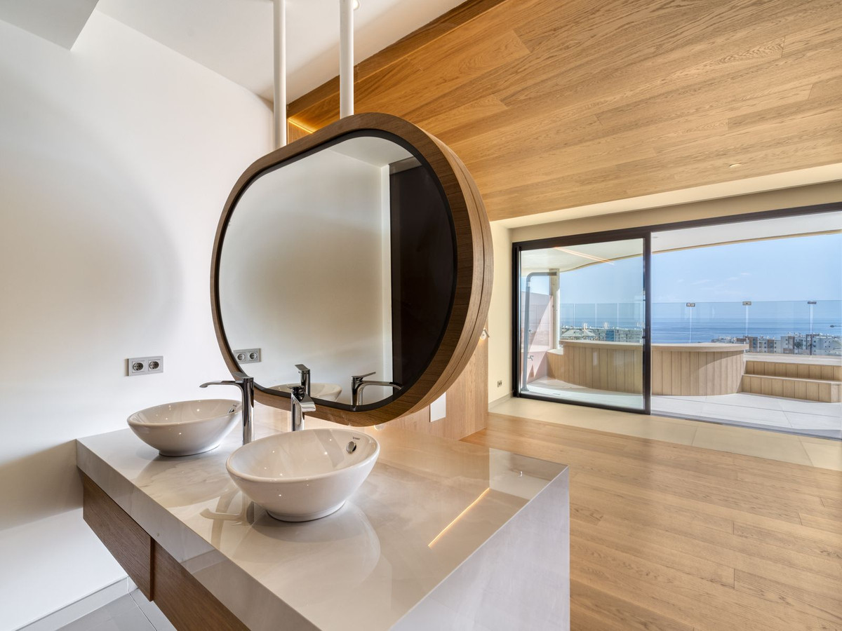 Se vende Apartamento Planta Media de 2 dormitorios en Costa Del Sol, Málaga, España