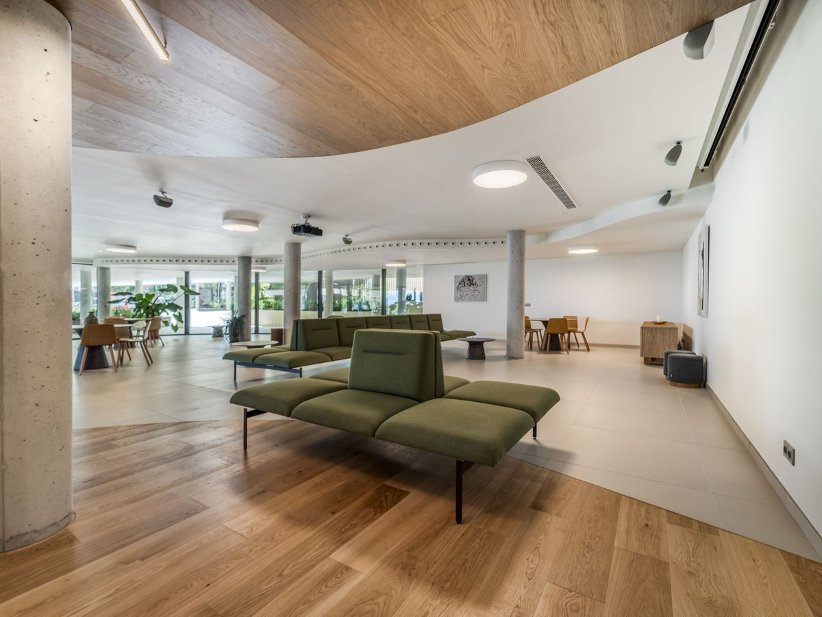 Se vende Apartamento Planta Media de 2 dormitorios en Costa Del Sol, Málaga, España