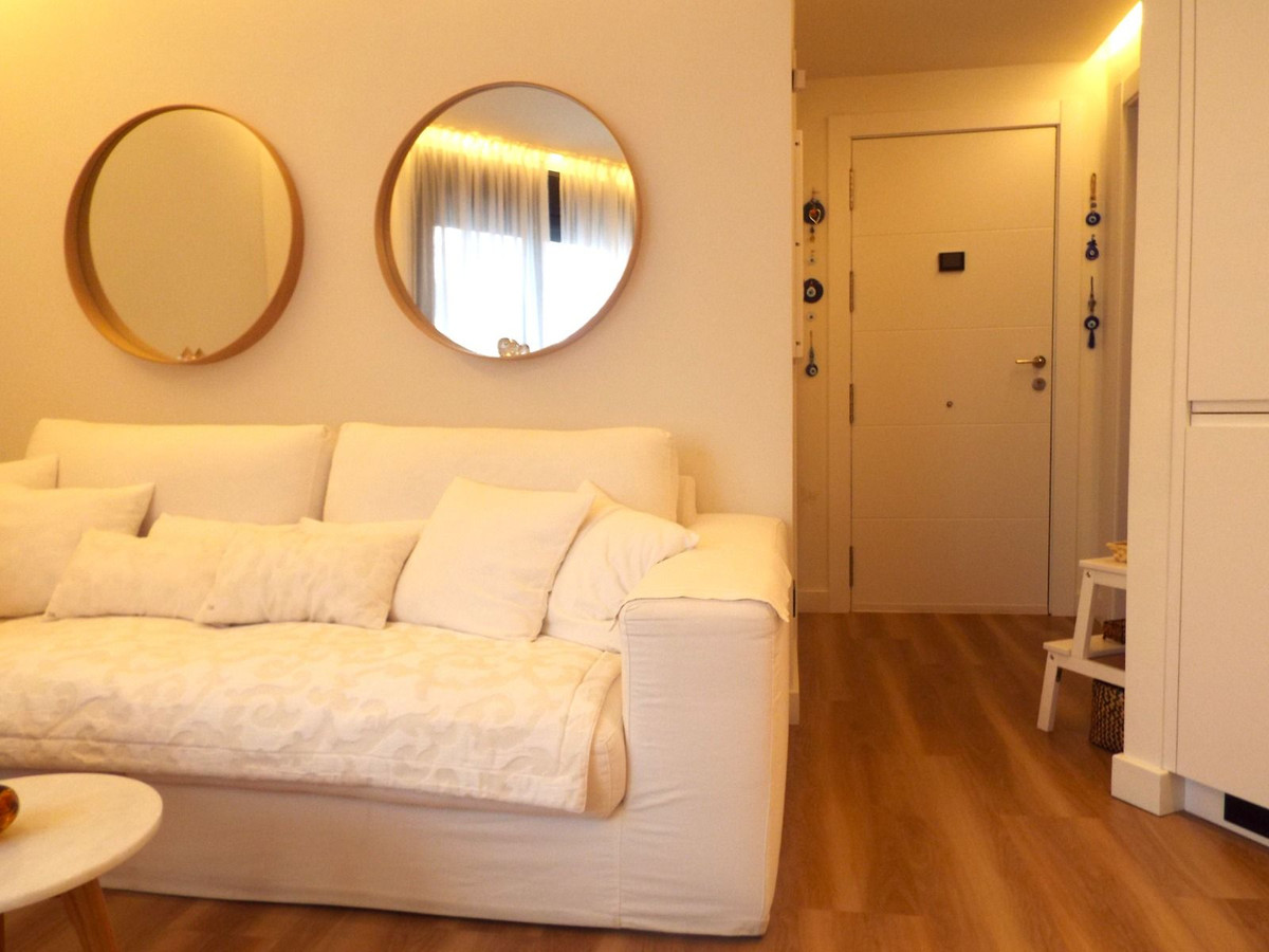 1 Bed Apartment for sale in Estepona Costa Del Sol, Málaga, Spain
