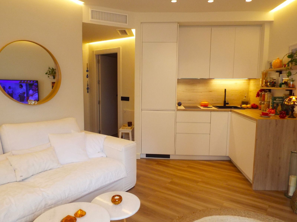 1 Bed Apartment for sale in Estepona Costa Del Sol, Málaga, Spain
