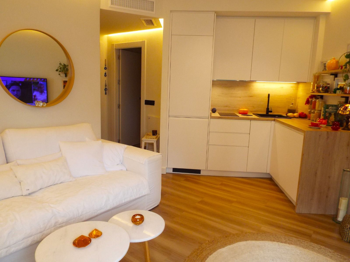 1 Bed Apartment for sale in Estepona Costa Del Sol, Málaga, Spain