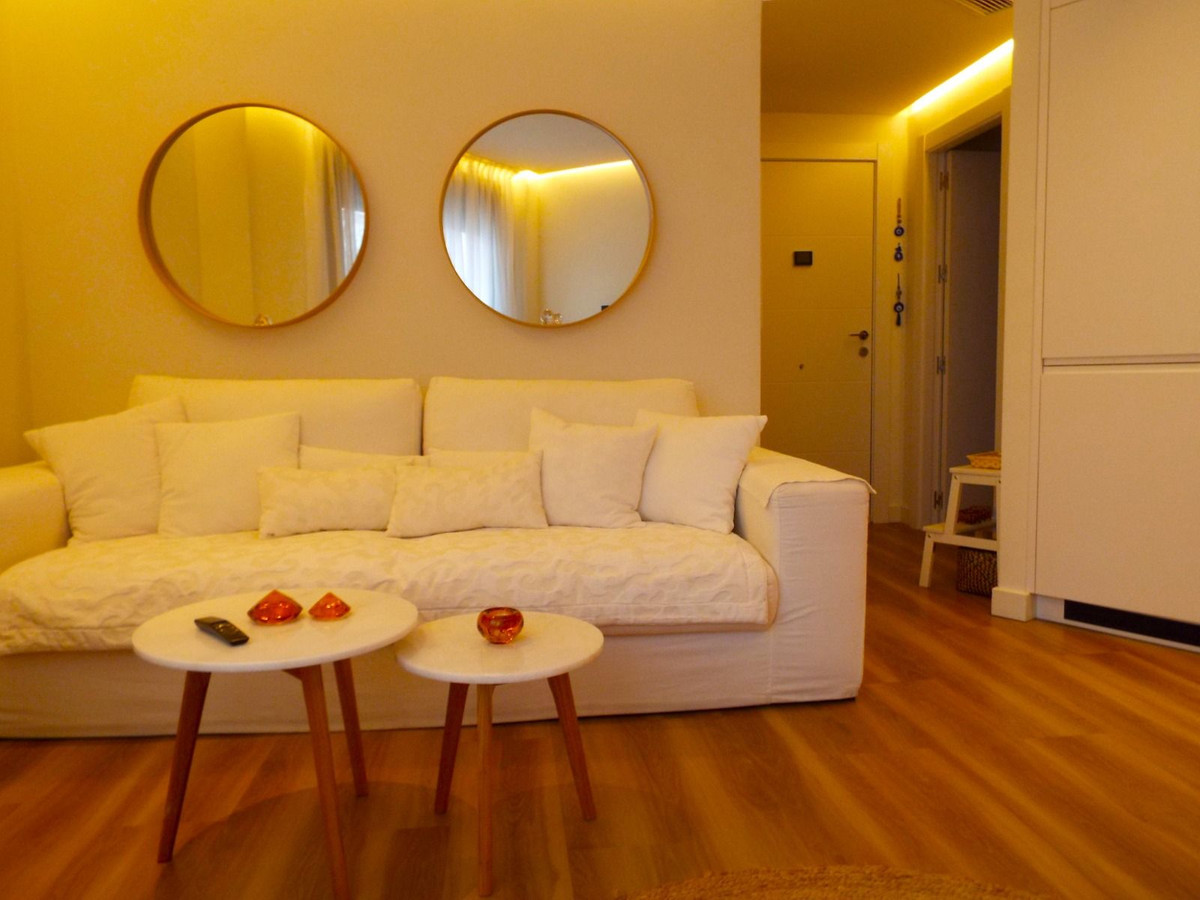 1 Bed Apartment for sale in Estepona Costa Del Sol, Málaga, Spain