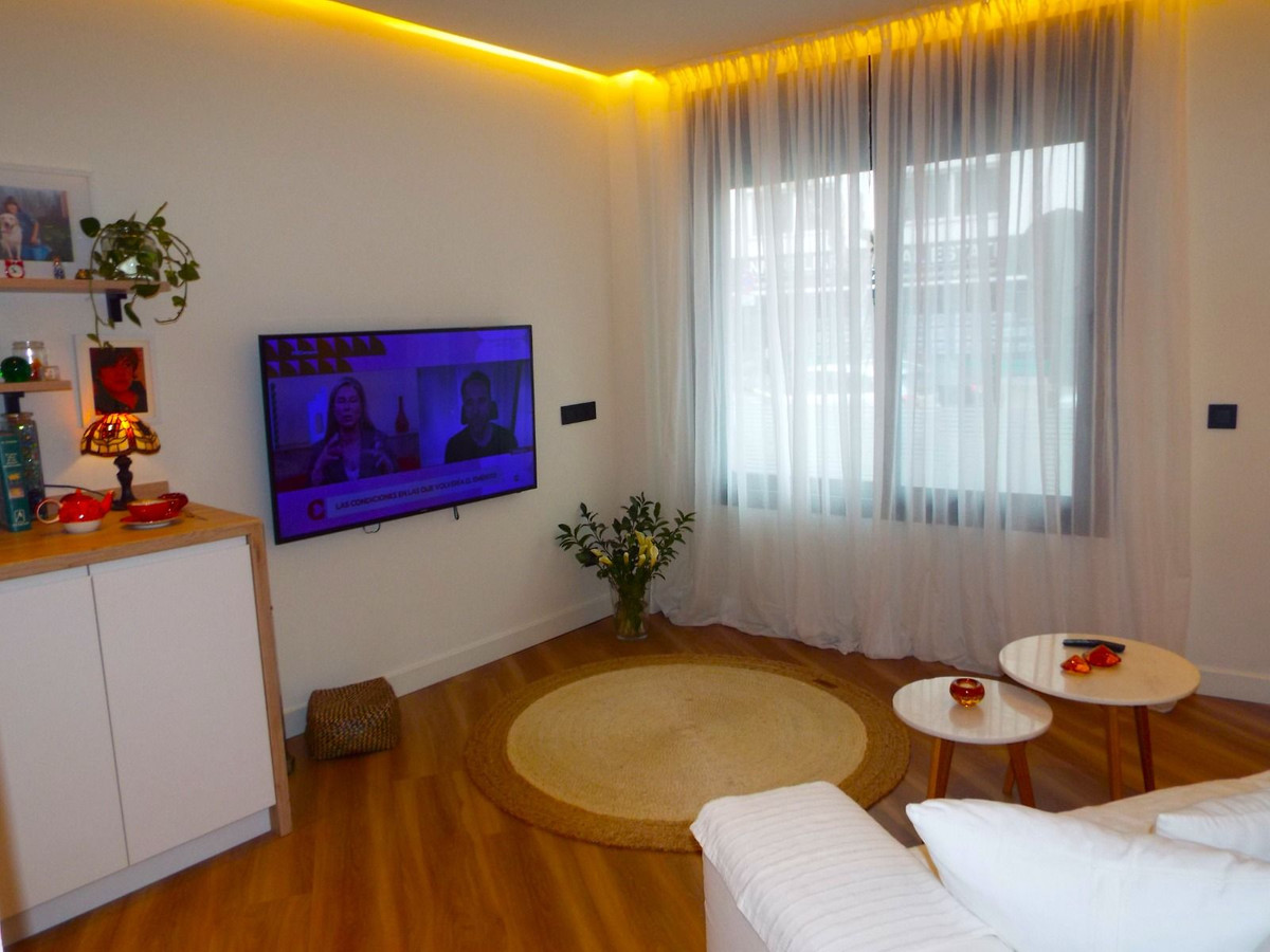 1 Bed Apartment for sale in Estepona Costa Del Sol, Málaga, Spain