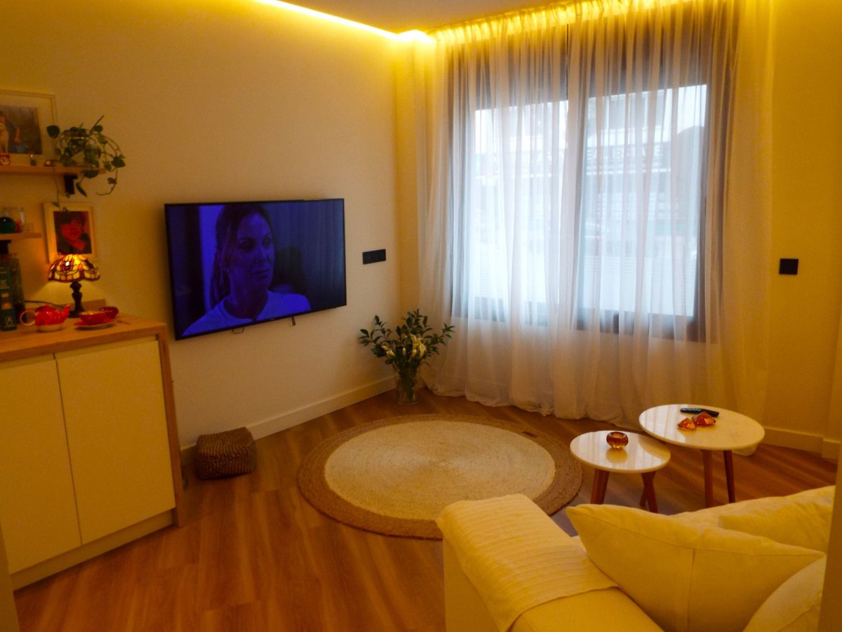1 Bed Apartment for sale in Estepona Costa Del Sol, Málaga, Spain
