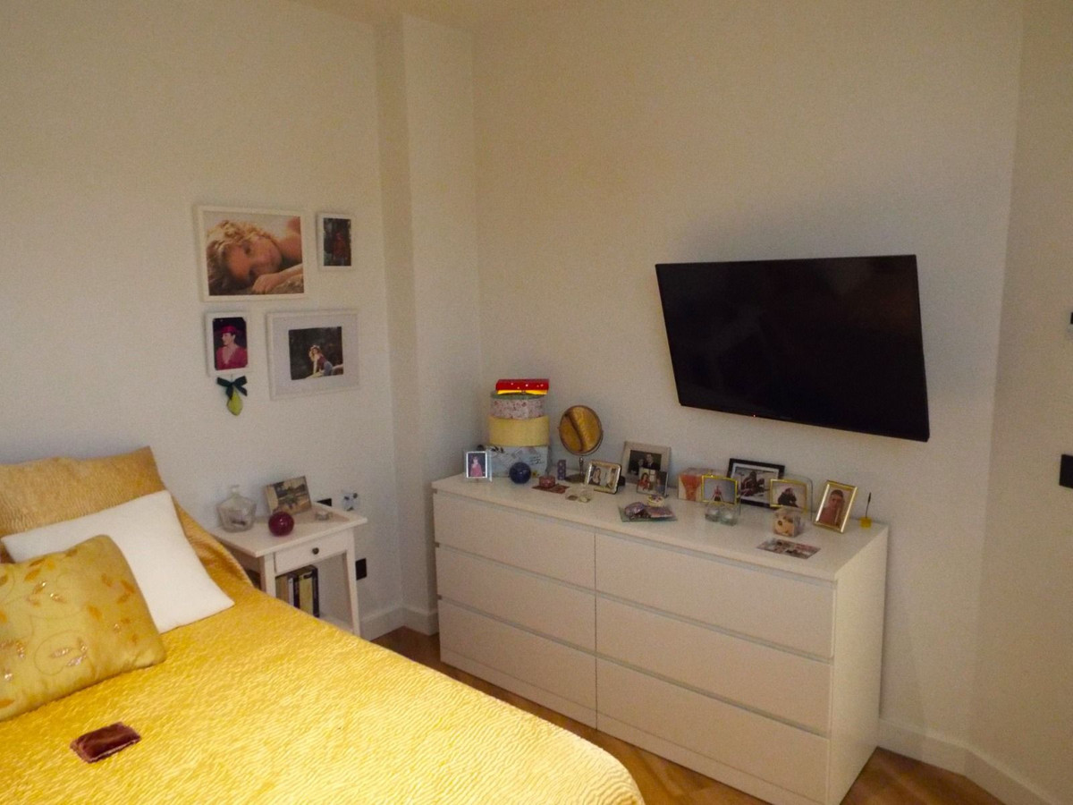 1 Bed Apartment for sale in Estepona Costa Del Sol, Málaga, Spain